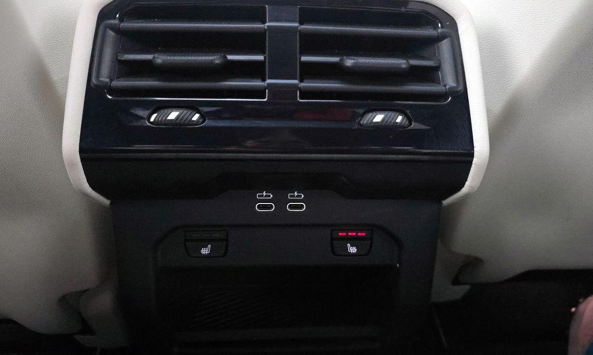 BMW 5-Series 2025