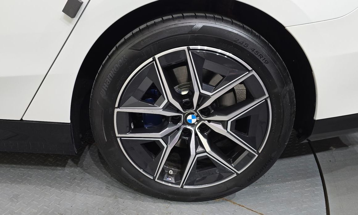 BMW 5-Series 2026