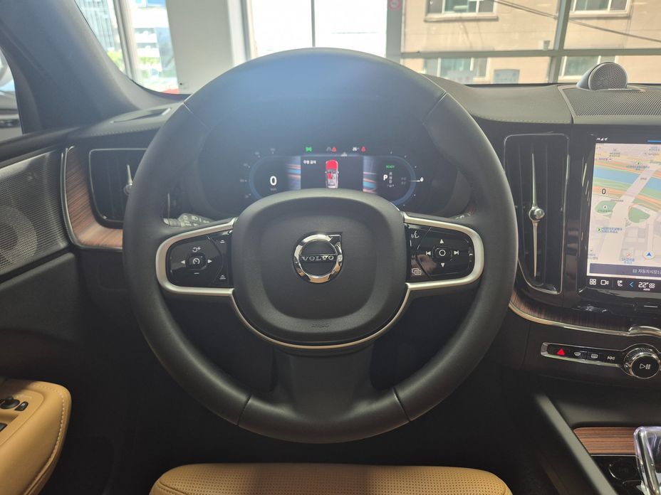 Volvo XC60 2025