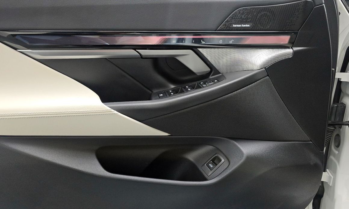 BMW 5-Series 2025