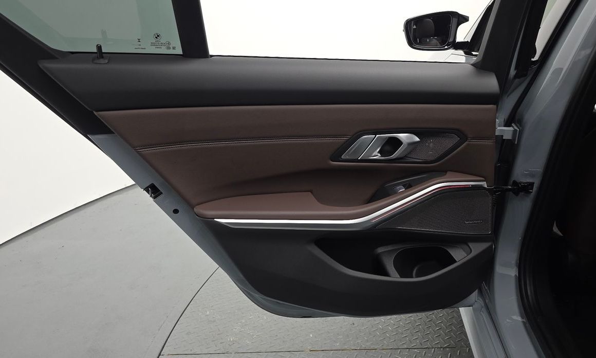 BMW 3-Series 2025