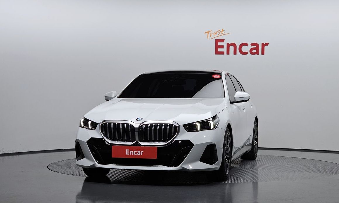 BMW 5-Series 2025