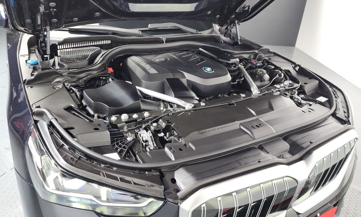 BMW 5-Series 2024