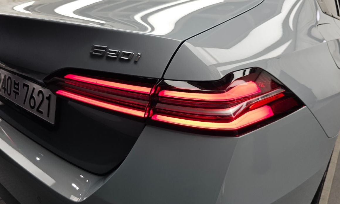 BMW 5-Series 2024