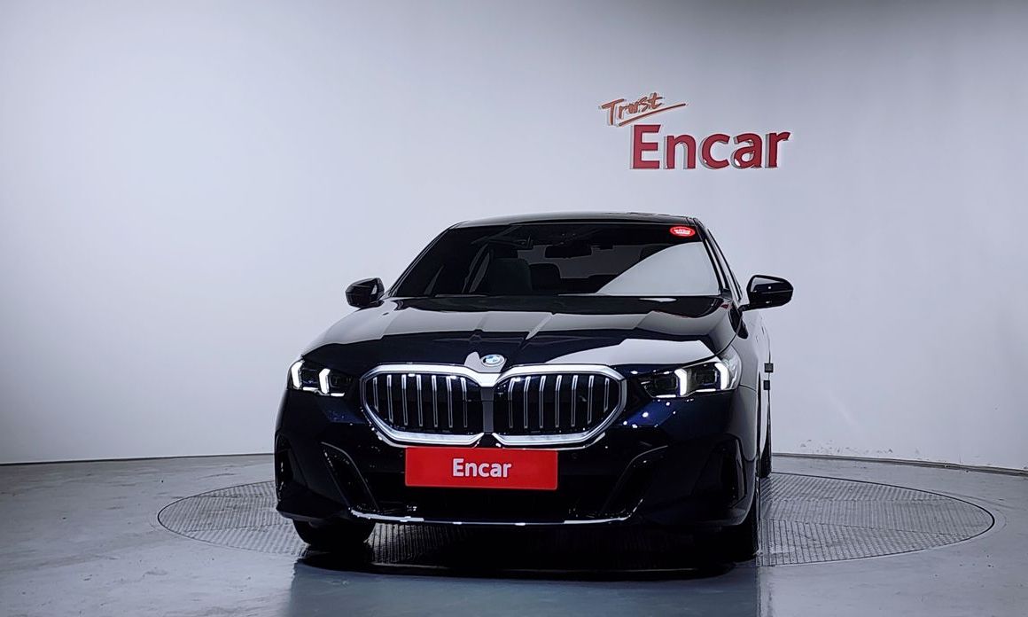 BMW 5-Series 2024