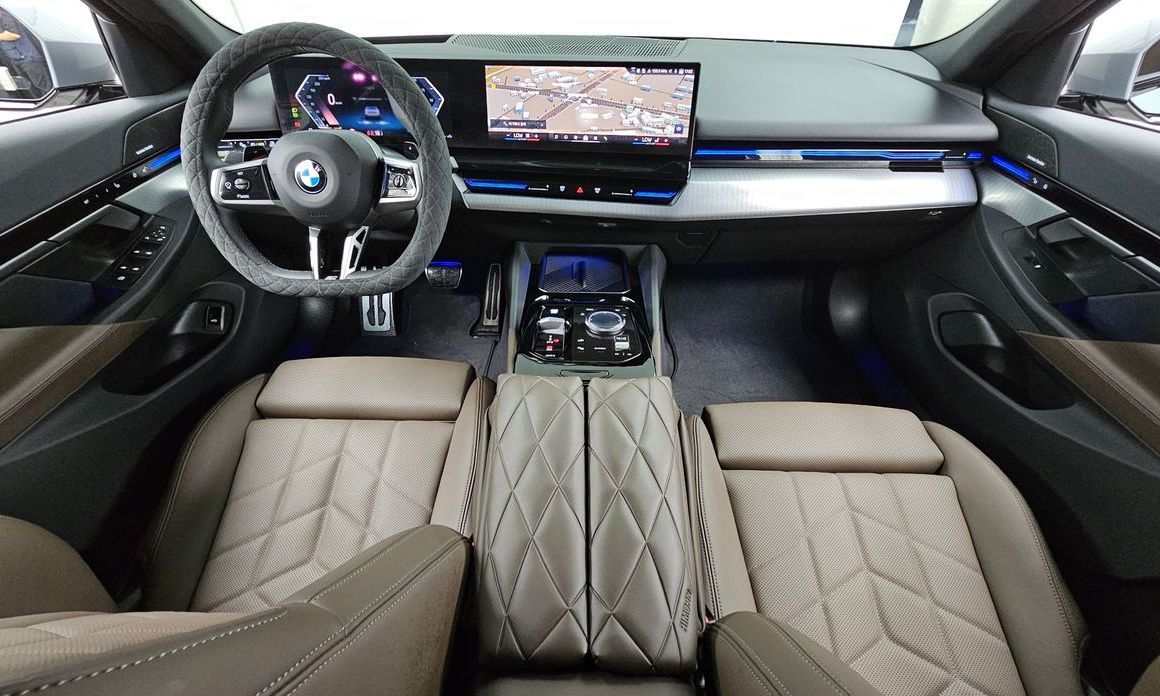 BMW 5-Series 2024