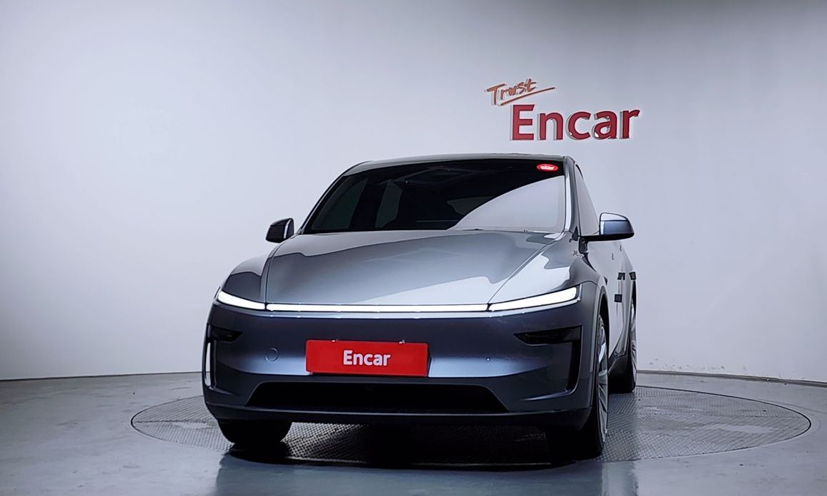 Tesla Model Y 2025