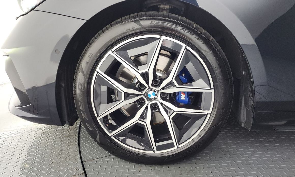 BMW 5-Series 2024