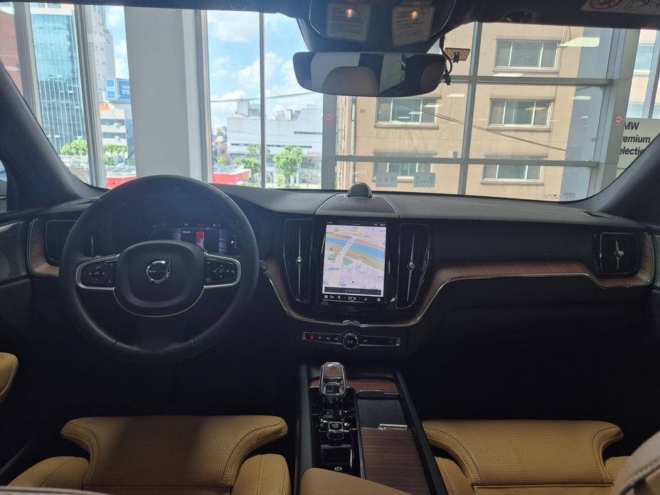 Volvo XC60 2025