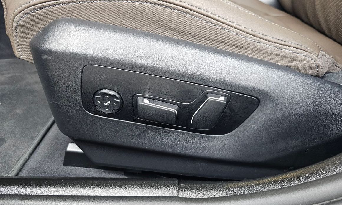BMW 5-Series 2024