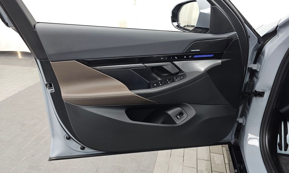 BMW 5-Series 2024