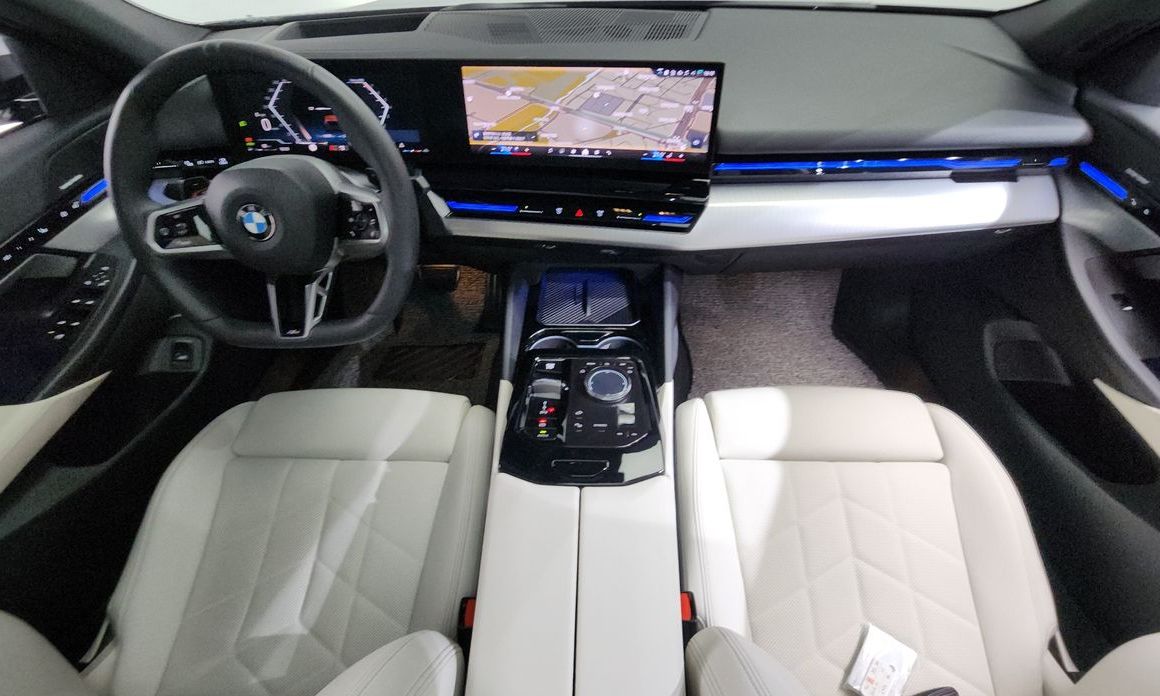 BMW 5-Series 2024