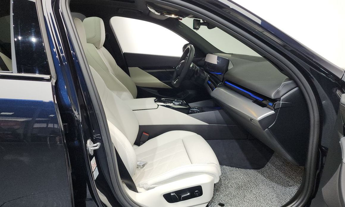 BMW 5-Series 2024