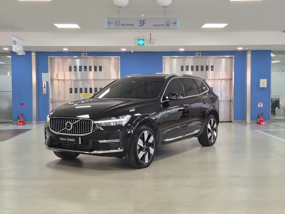 Volvo XC60 2025