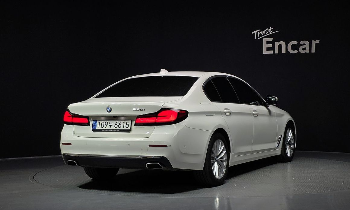 BMW 5-Series 2022