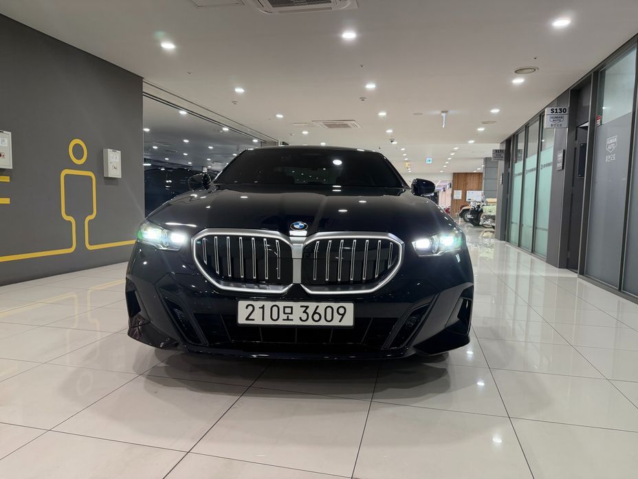 BMW 5-Series 2025