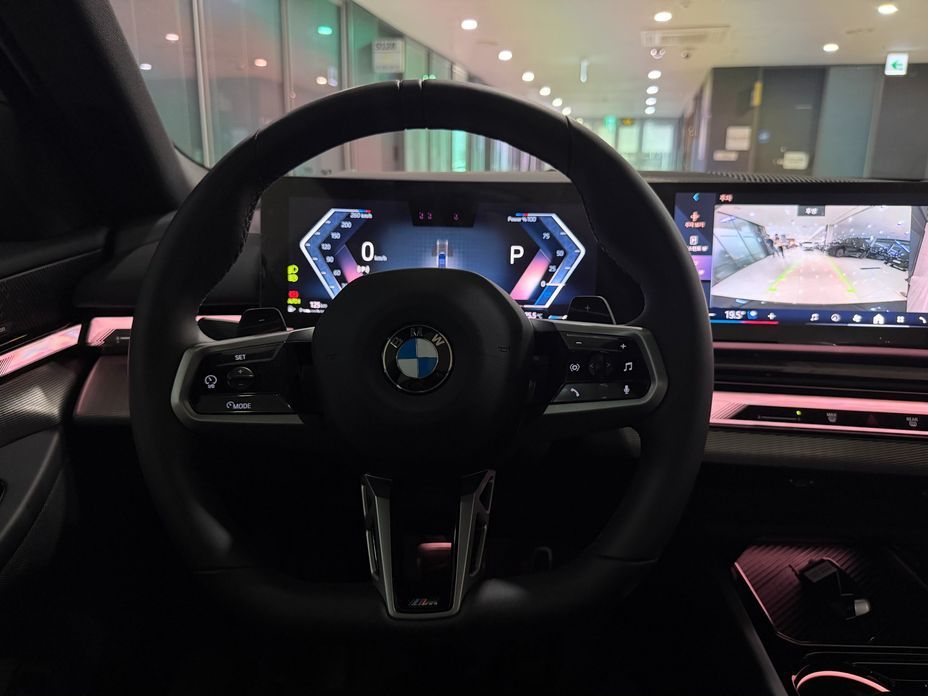 BMW 5-Series 2025