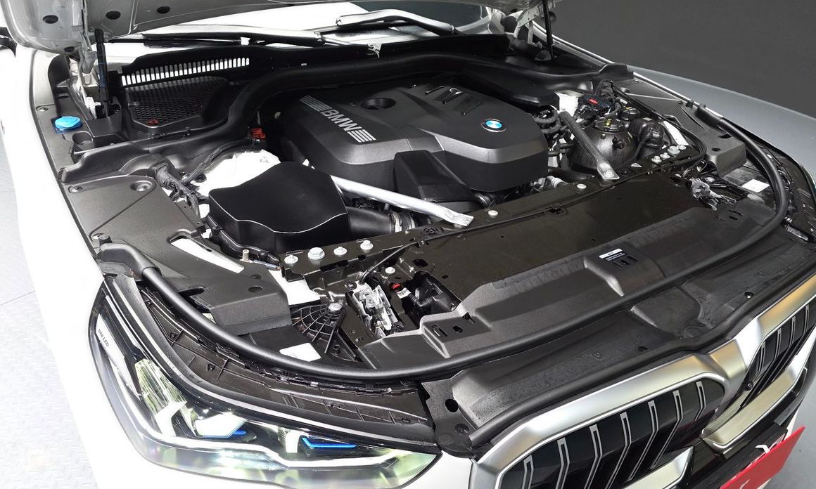 BMW 5-Series 2025
