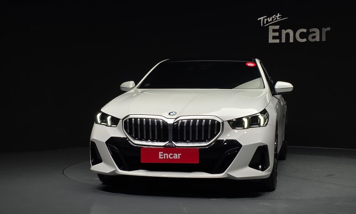 BMW 5-Series 2025