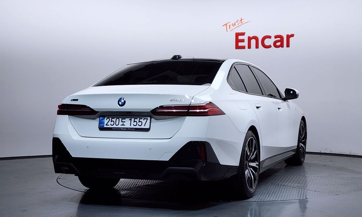 BMW 5-Series 2025