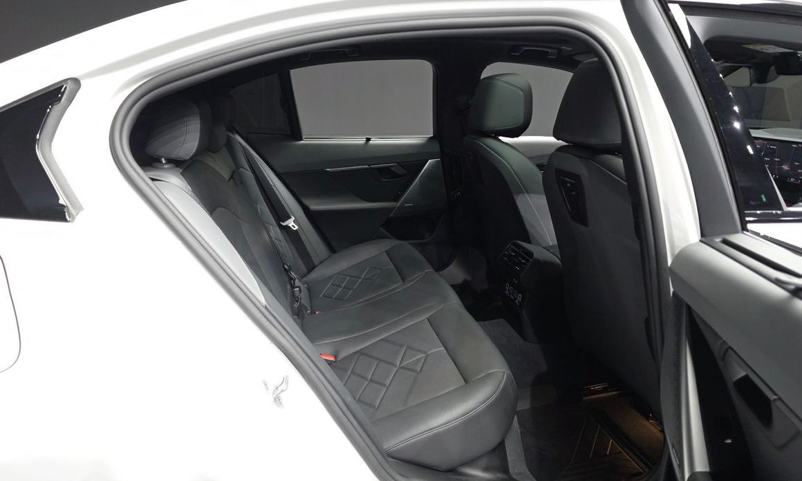 BMW 5-Series 2025