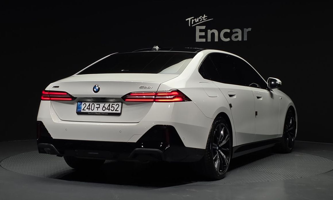 BMW 5-Series 2025