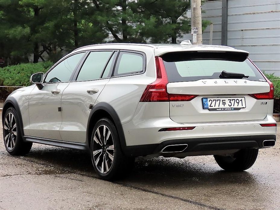 Volvo V60 2022
