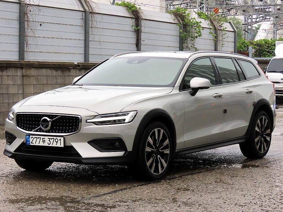 Volvo V60 2022
