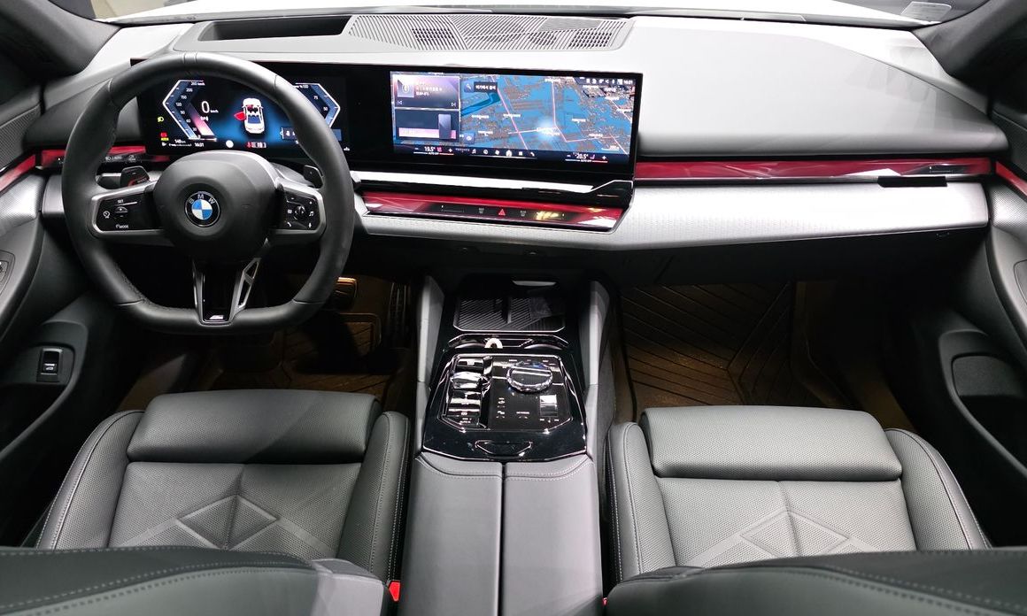 BMW 5-Series 2025