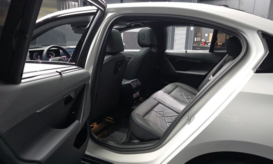 BMW 5-Series 2025