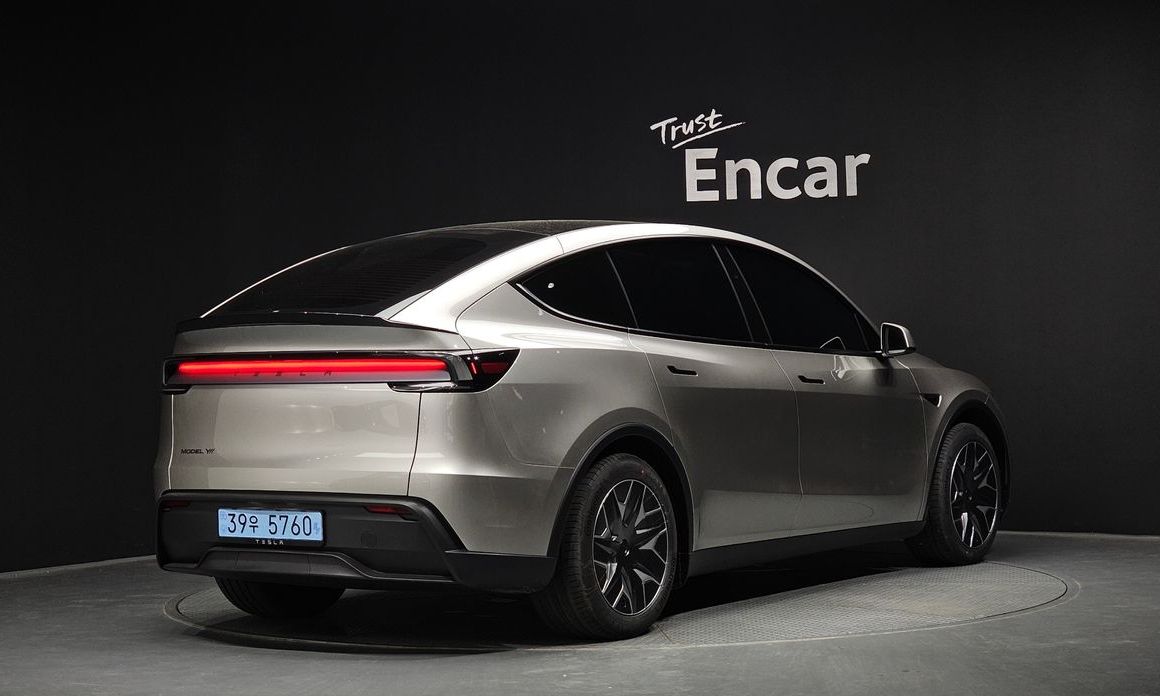 Tesla Model Y 2026