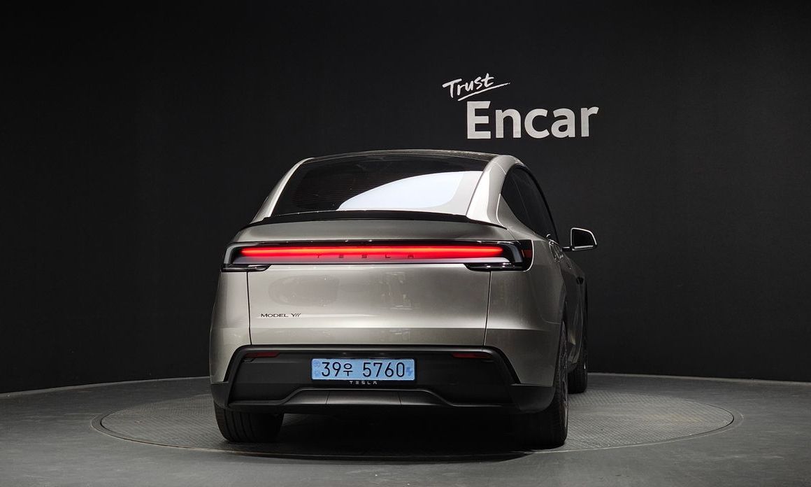 Tesla Model Y 2026