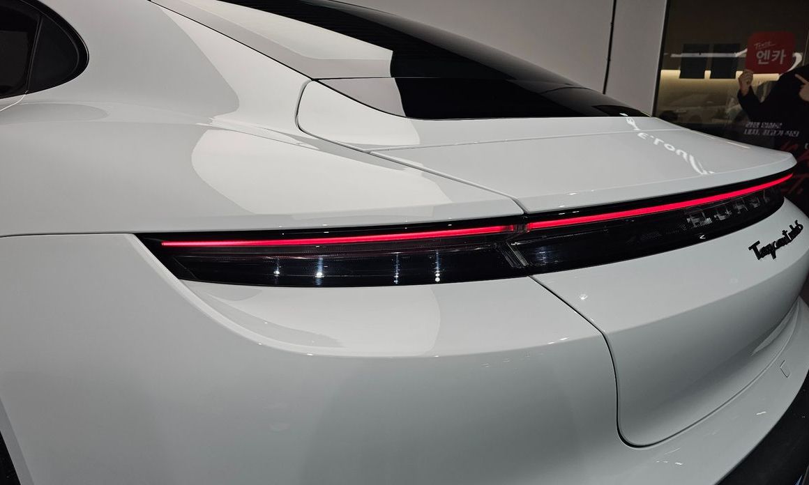 Porsche Taycan 2023