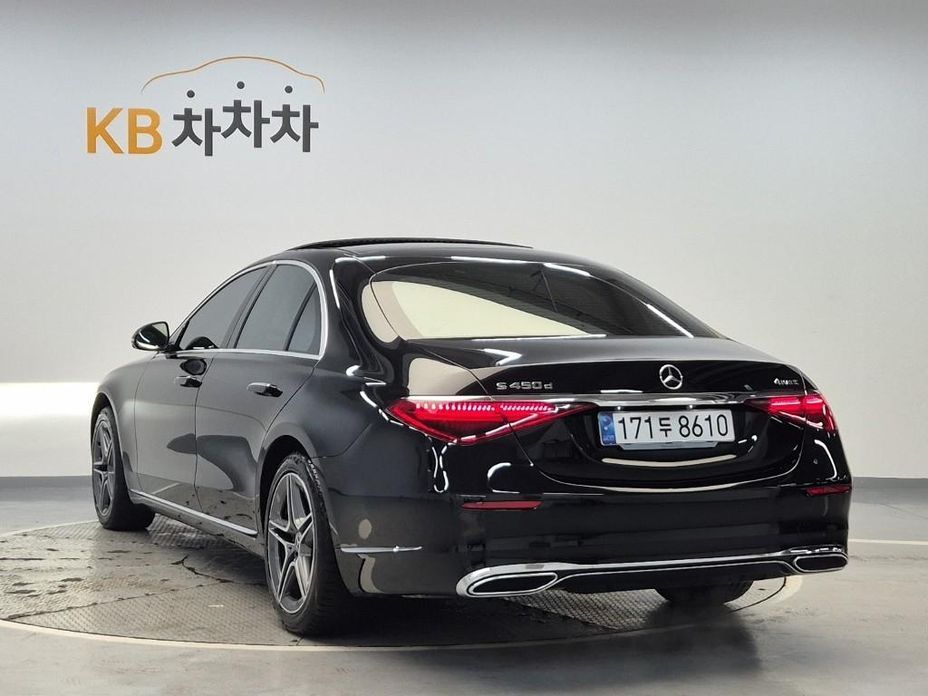 Mercedes-Benz S-Class 2024