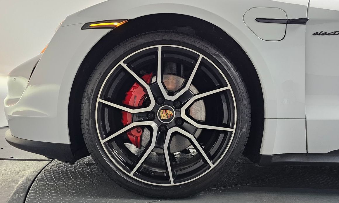 Porsche Taycan 2023