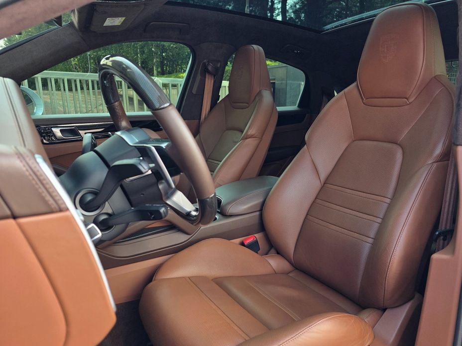 Porsche Cayenne 2021