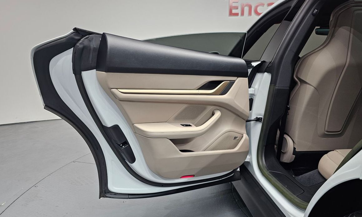 Porsche Taycan 2023