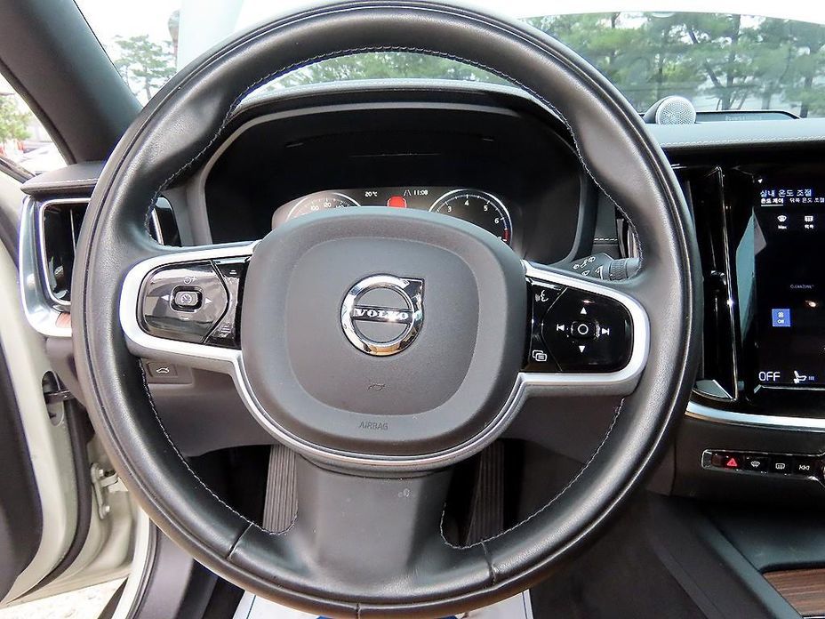 Volvo V60 2022