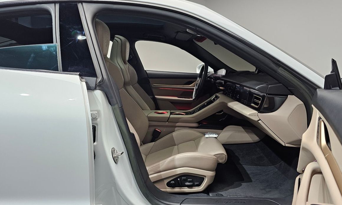 Porsche Taycan 2023