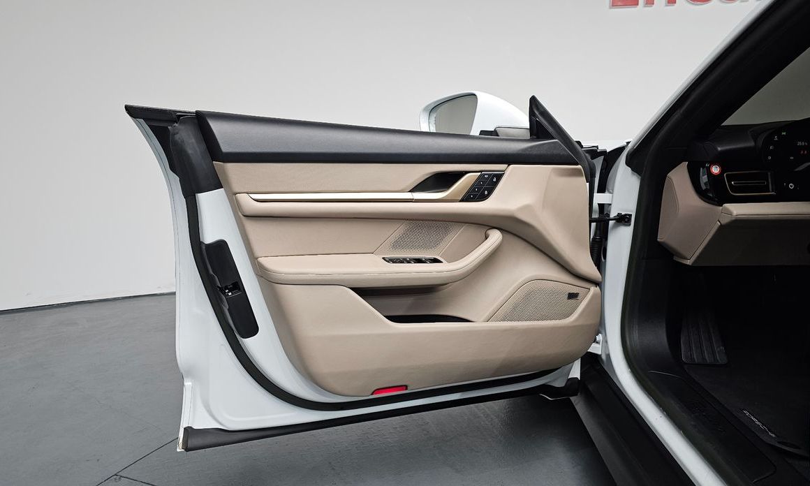 Porsche Taycan 2023