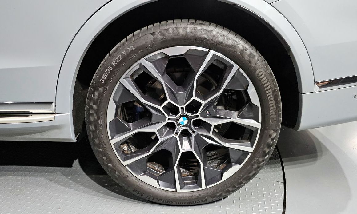 BMW X7 2024
