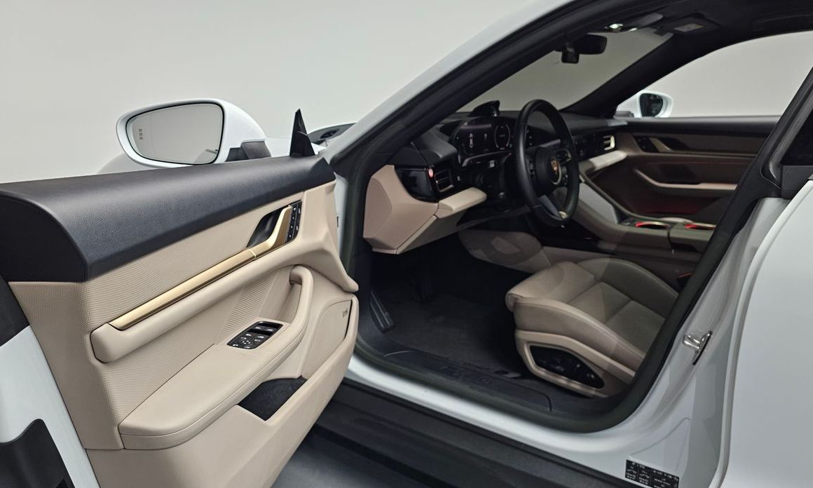 Porsche Taycan 2023
