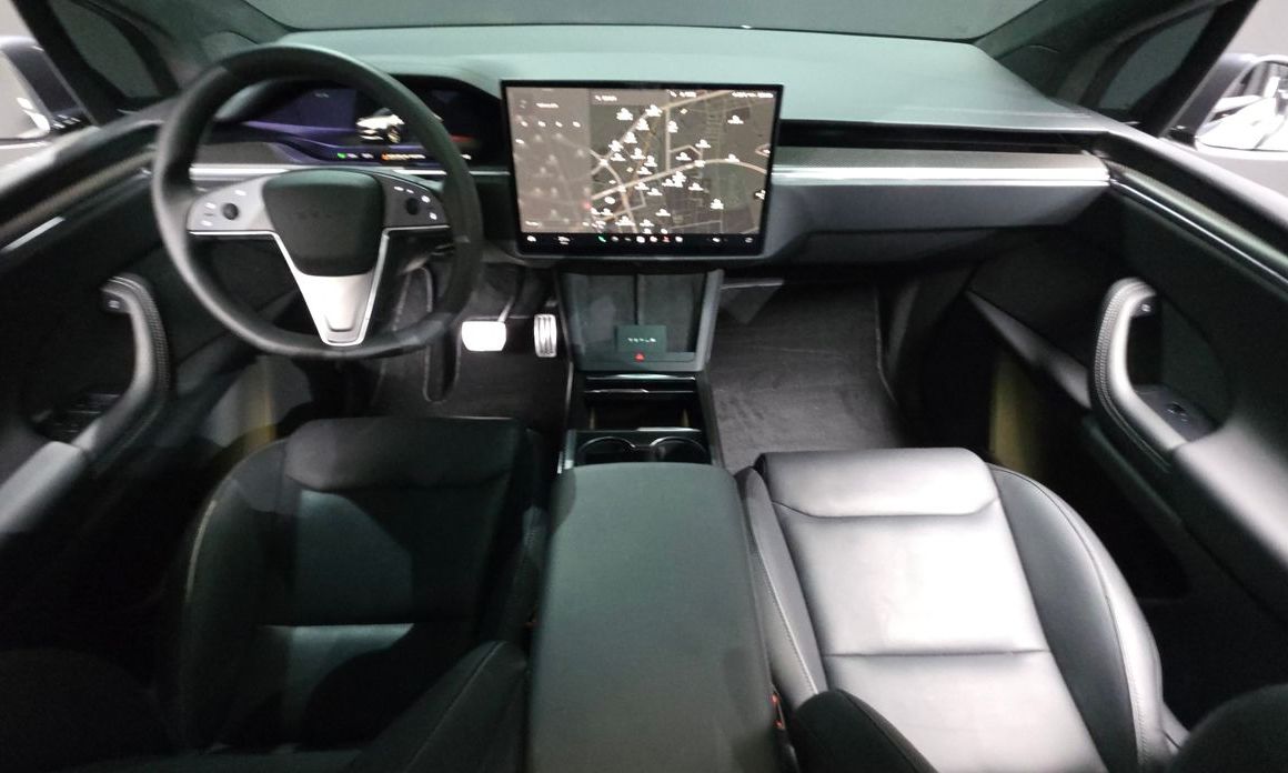 Tesla Model X 2023