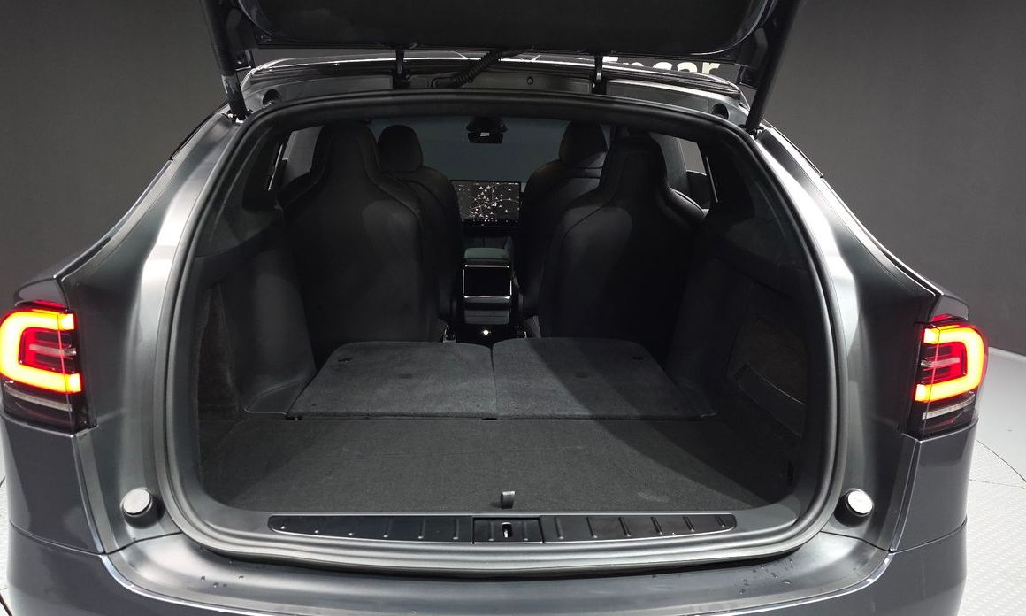 Tesla Model X 2023