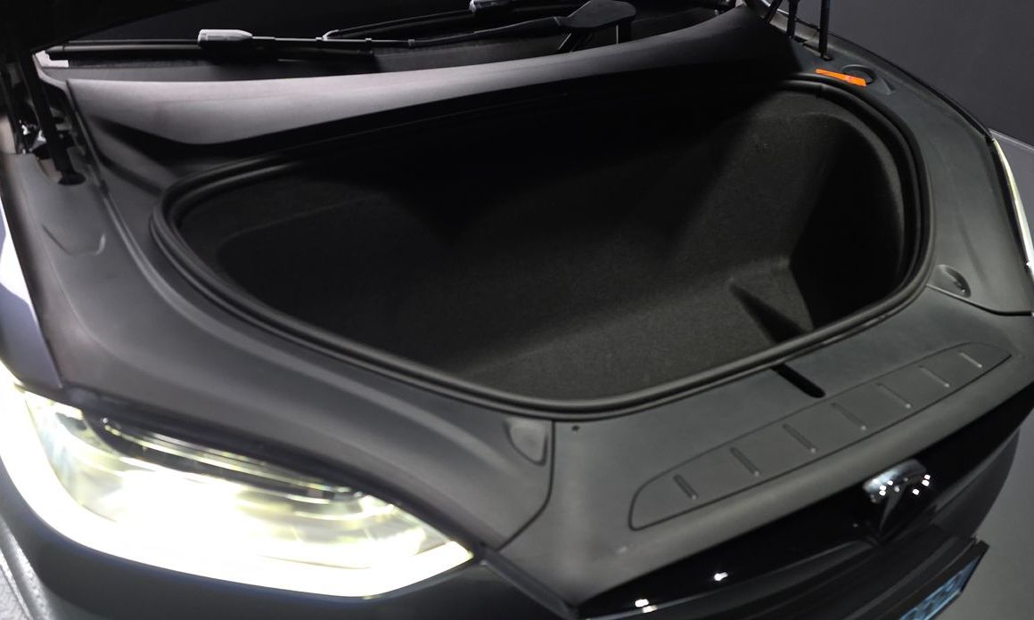 Tesla Model X 2023