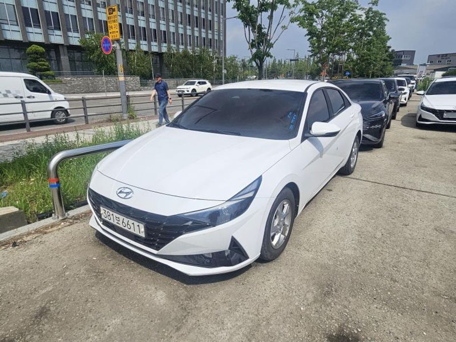 Hyundai AVANTE 2021