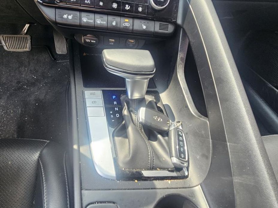Hyundai AVANTE 2021