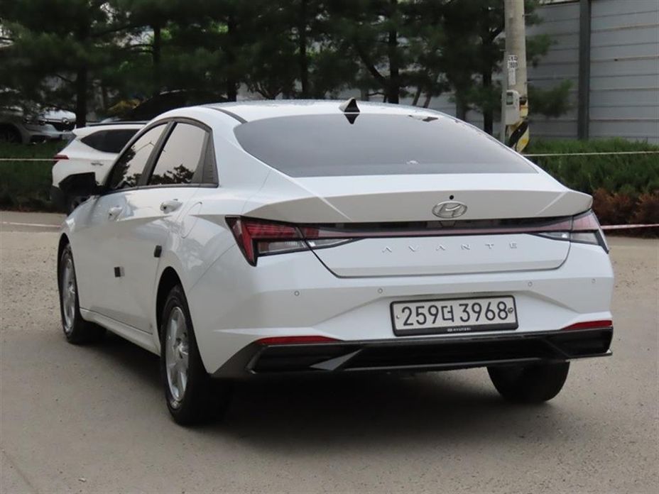 Hyundai AVANTE 2021