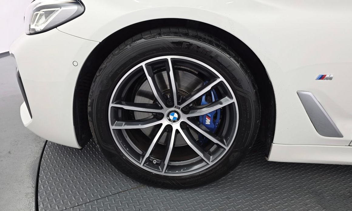 BMW 5-Series 2022