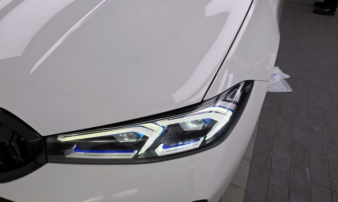 BMW 3-Series 2023